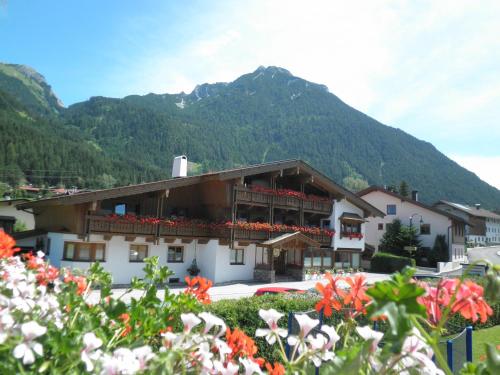 Landhaus Appartement Kofler Ferienwohnungen,Zimmer Maurach