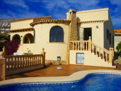 Ferienhaus mit Privatpool, etwas Meerblick und Garage gîte à louer Cumbre del Sol promociones inmobiliarias