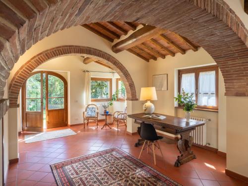 Holiday Home Casale il Giglio-2 by Interhome in Чивітелла і Валь-ді-Чіана