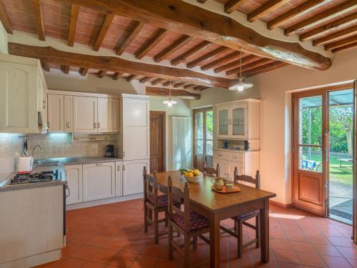 Holiday Home Casale il Giglio-2 by Interhome in Чивітелла і Валь-ді-Чіана