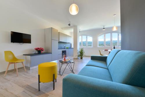 Apartment with Garden View