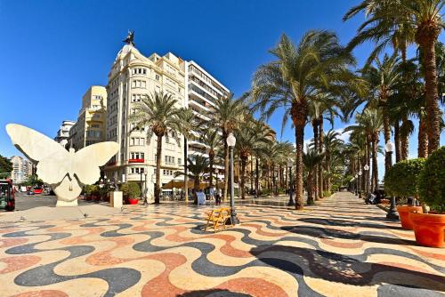 Holihome Rambla 24 - 주변 명소