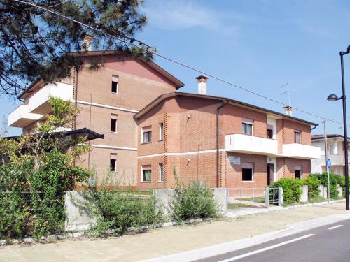  Locazione Turistica Jolanda - ROM182, Pension in Rosolina Mare