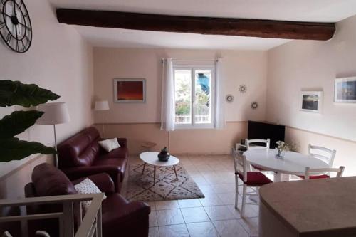 Maison de village 60m2 pratique et confortable - Location saisonnière - La Palme