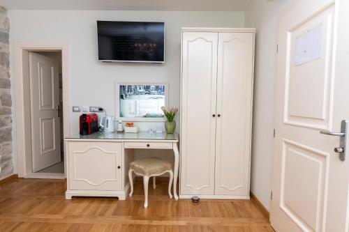 Gothic Palace Heritage - image 6