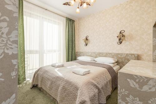 2 bedrooms, 3 beds