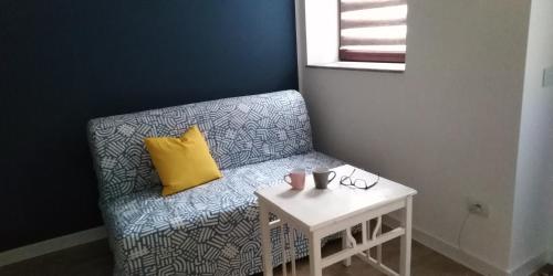 Black Church Apartment - image 3