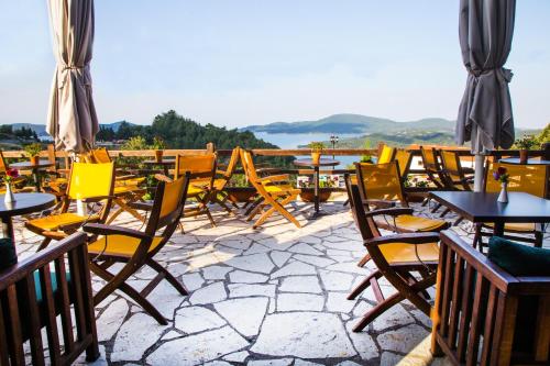 숙소 외관, Χρυσοπελεια - Chrisopeleia Lake View in 네오초리온