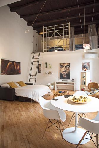 Splendido loft nel cuore antico - Tap to explore photos