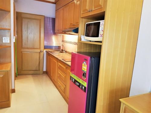 Spacious 3rd floor studio at Baan Suan Lalana