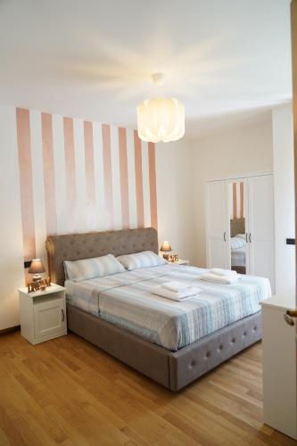 2 bedrooms, 3 beds