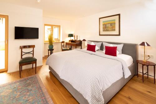 Two-Bedroom Apartment image 4
