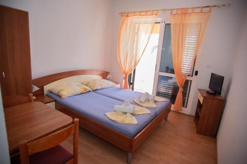 Studio with Balcony and Sea View (2 Adults)
