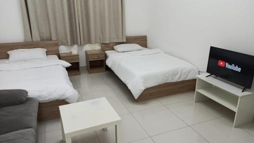 Cozy Rooms and Small Partitions for Men guests in Dubai, Dubai (photo 7)