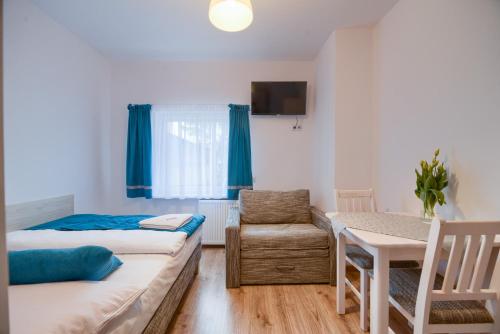 Double Room with Private Bathroom image 3