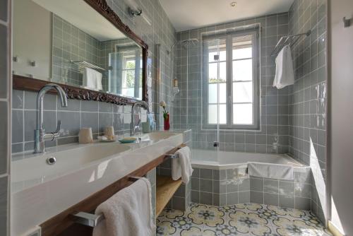 Double or Twin Suite with Garden View - Ground Floor