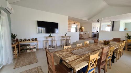 Lobby, Olives in Rotem