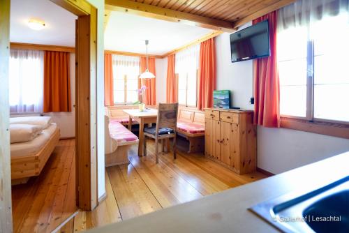2 bedrooms, 2 beds