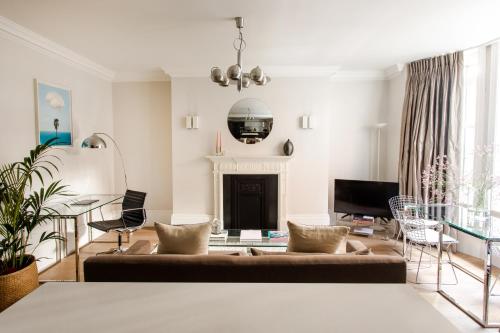 56 Welbeck Street - image 3