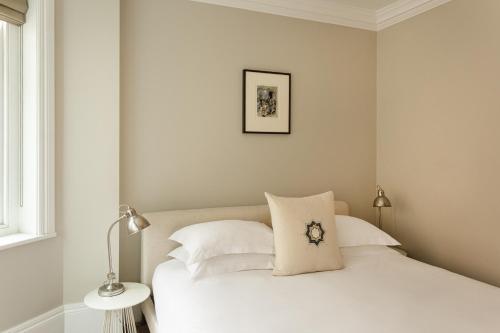 56 Welbeck Street - image 2