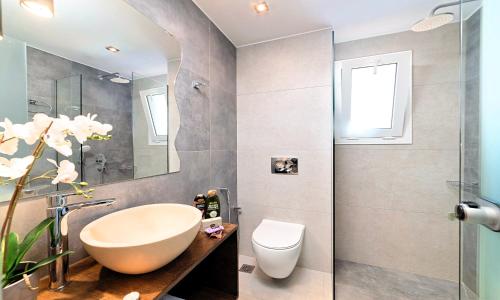 Allas Villa Heated Pool - image 7