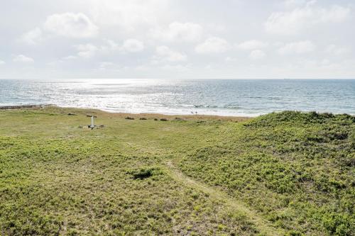 Apartment with Sea View image 5