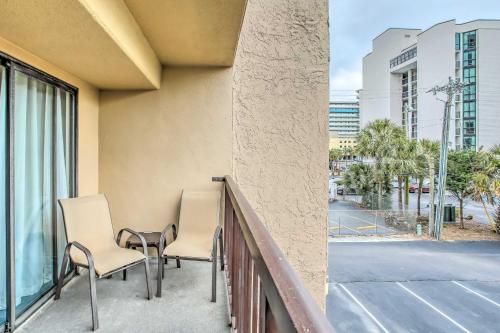 Myrtle Beach Condo with Balcony and Pool 2 Mi to Golf - image 8