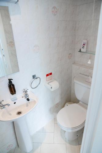 Kingsway GuestHouse - image 2