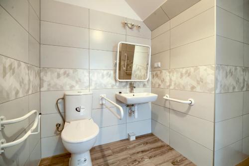 Apartment with Terrace image 9