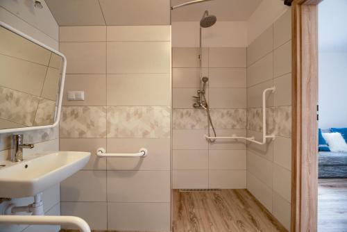 Apartment with Terrace image 4