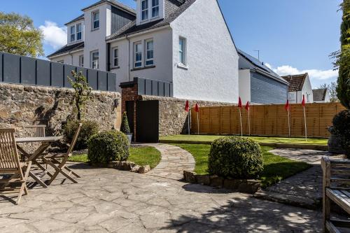 Jardín, No1 Apartments & Bedrooms St Andrews - St Mary's in St. Andrews