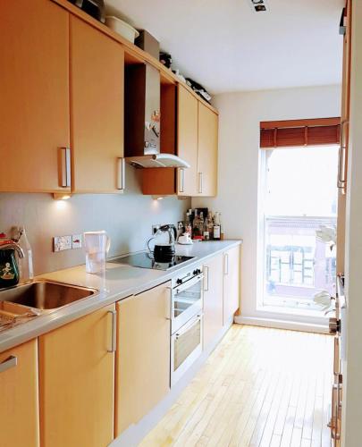 Smart 1 Bedroom Flat in Notting Hill - main image