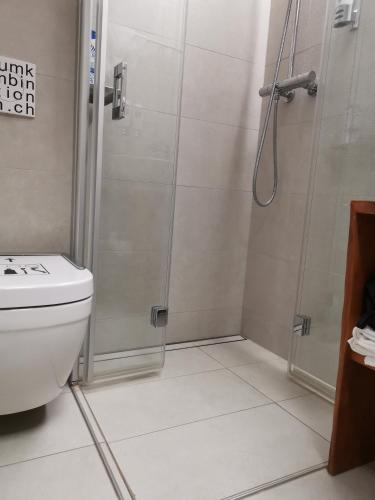 Hotel 16 - image 5