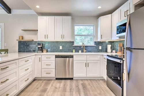 Modern and Colorful Buda Home Near Dtwn Austin! - image 4