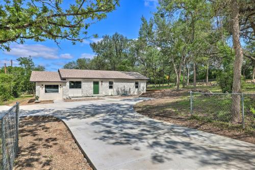Modern and Colorful Buda Home Near Dtwn Austin!