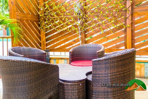 Pub/salong, Triple Hill Hotel in Mallam