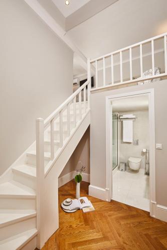 MiraMe Athens Boutique Hotel - image 5