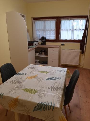 2 twin beds, 2 sofa beds