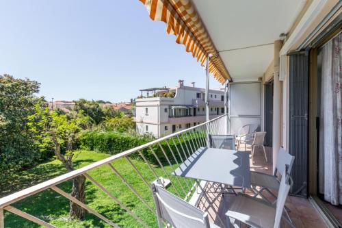 Bright 3 Apartment Near The Sea With Balcony