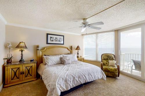 Beachfront at the Shores - image 5