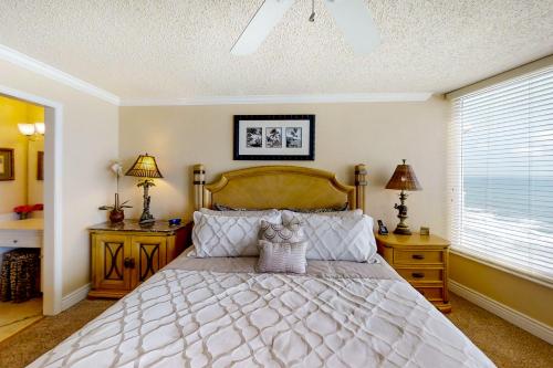 Beachfront at the Shores - image 7