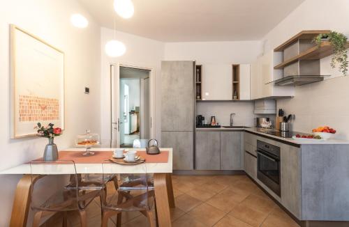  Casa del Borgo "Terra & Fuoco" sul Lago Maggiore in Maccagno Inferiore