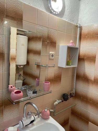 Елегантна стая за гости Стефи в центъра на Казанлък, Партер, Kasanlak (Foto 7)