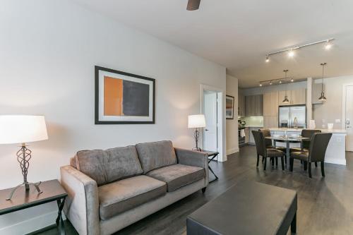 Glamorous Design District Suite Bars Nearby - image 2