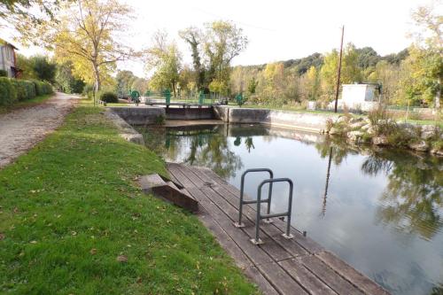 A környék, La croix landolle in Chateaubernard