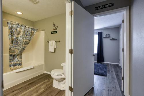 Windy City DUO- TWO CONDO's - Large Groups - No stairs - POOL open!! - main image