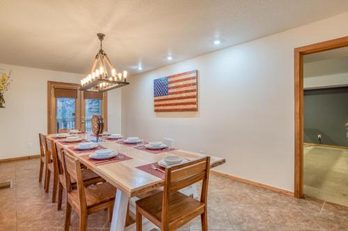 Cascade Chalet - image 6