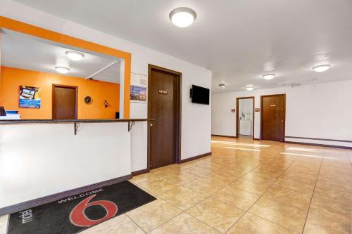 Motel 6 Silver City, NM - 로비