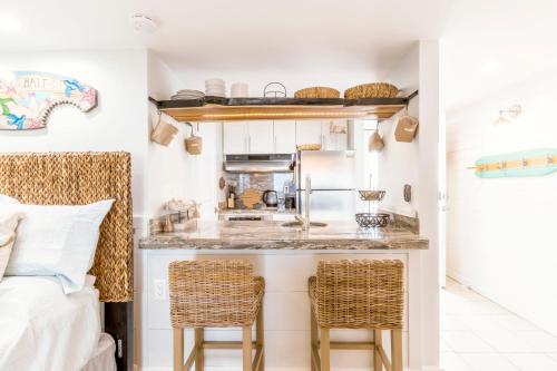 Stunning Ocean Views STEPS from the Beach with Pool! Fabulous 4th Floor Studio! in New Smyrna Beach, USA