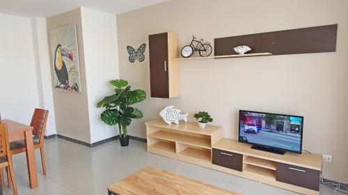 2 bedrooms, 4 beds